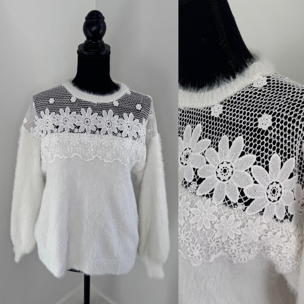 Forever21 Fuzzy White Women’s Floral Sweater (S)